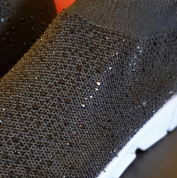 Sneakers - Picture 3 of 6